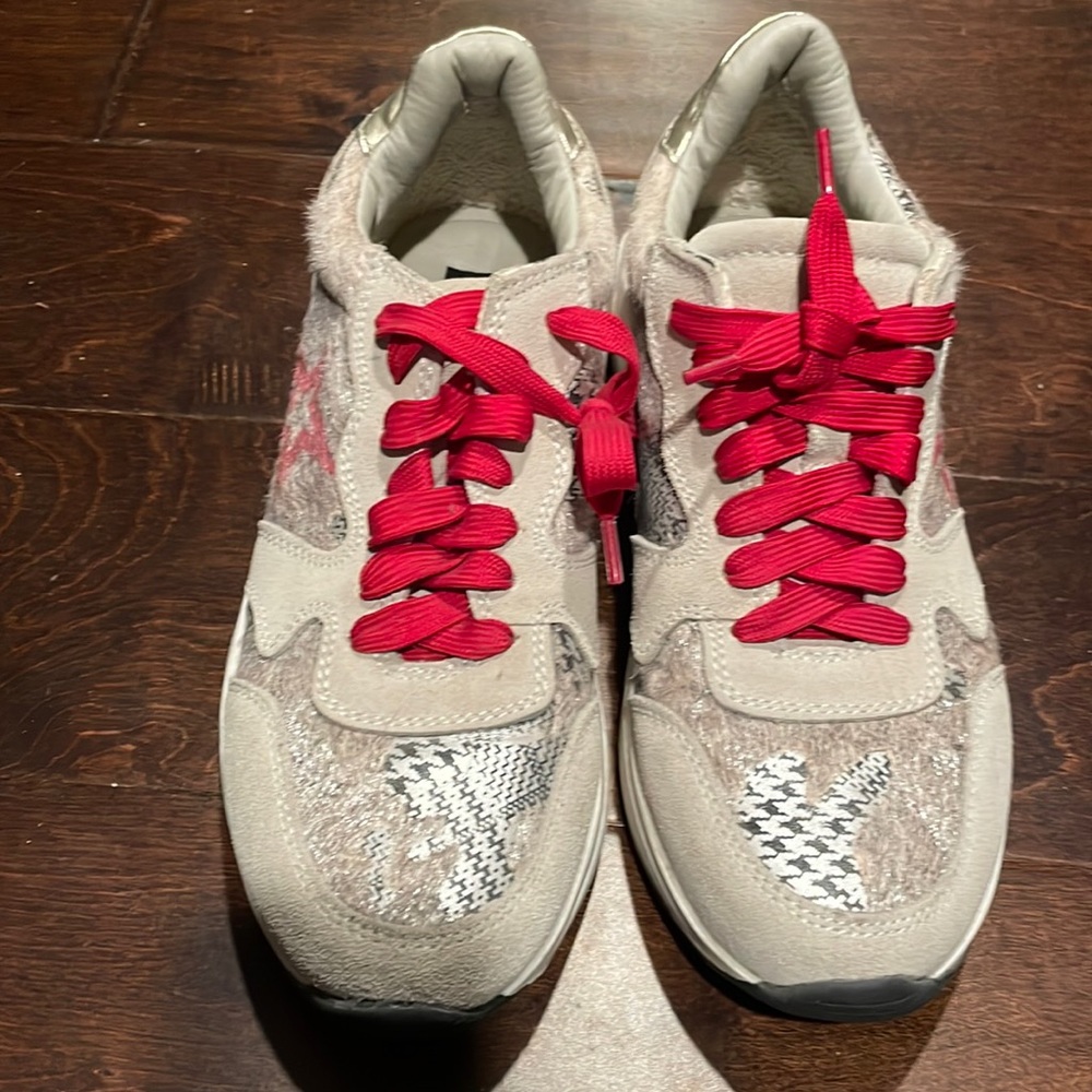 Steve Madden by Steve Madden sneakers